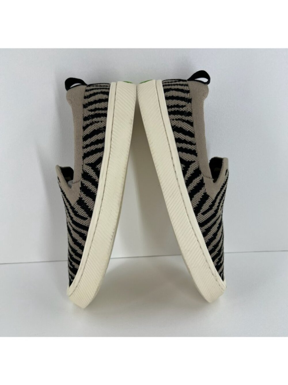 Cariuma IBI Slip On Zebra Print Knit Sneakers Womens US 9 Breathable Taupe Black - Picture 8 of 12